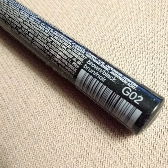 Avon SuperMagnify Mascara - Brown/Black - Picture 2 of 4